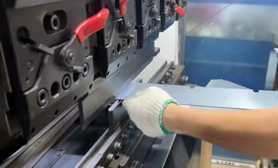 東莞鈑（bǎn）金加工廠家