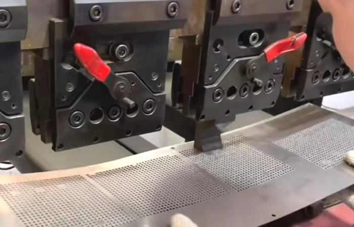 東莞鈑（bǎn）金廠