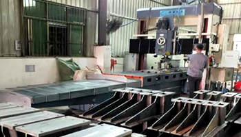 龍（lóng）門（mén）加工中心（xīn）